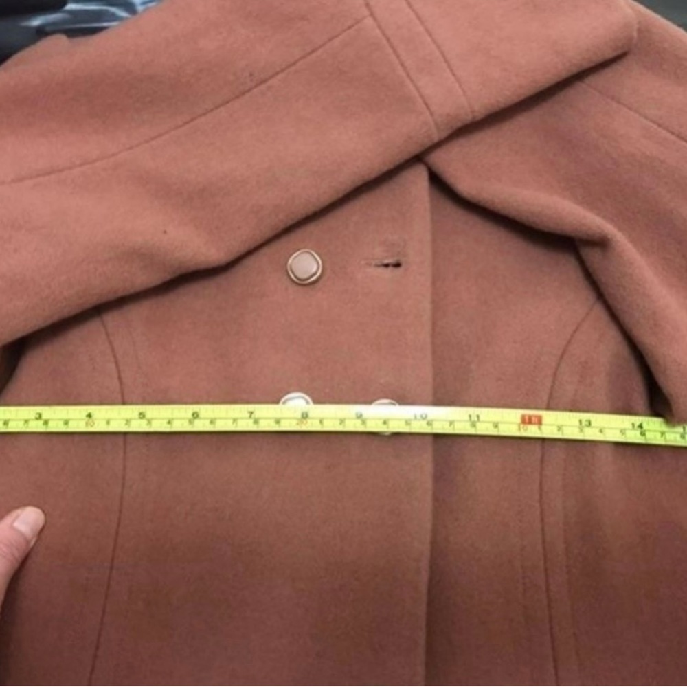 Minimum Coat - Picture 7 of 7